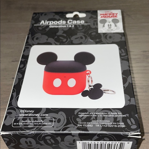 Disney Mickey Mouse AirPods Case - Picture 4 of 4